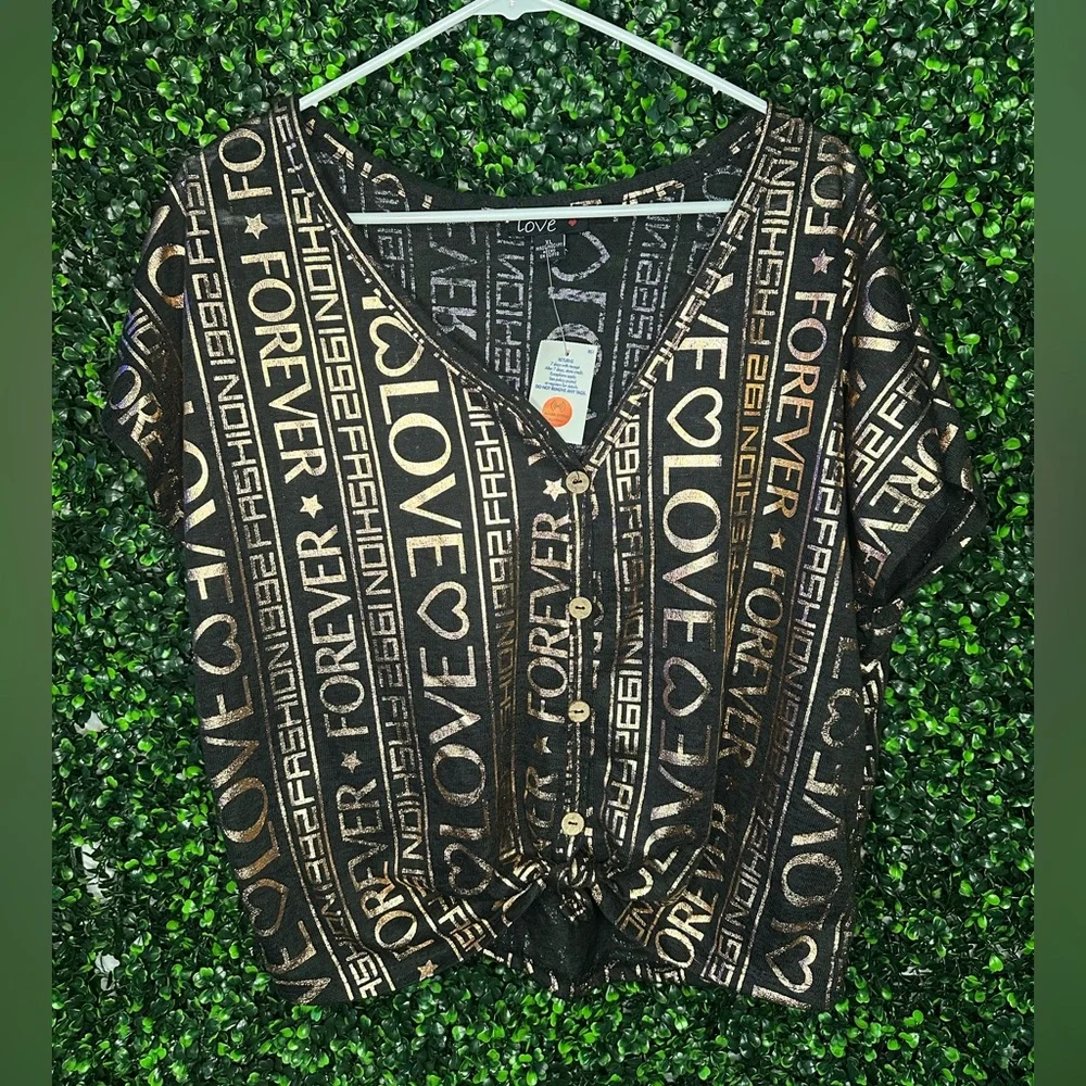 Graphic Button Crop Top - Picture 1 of 3